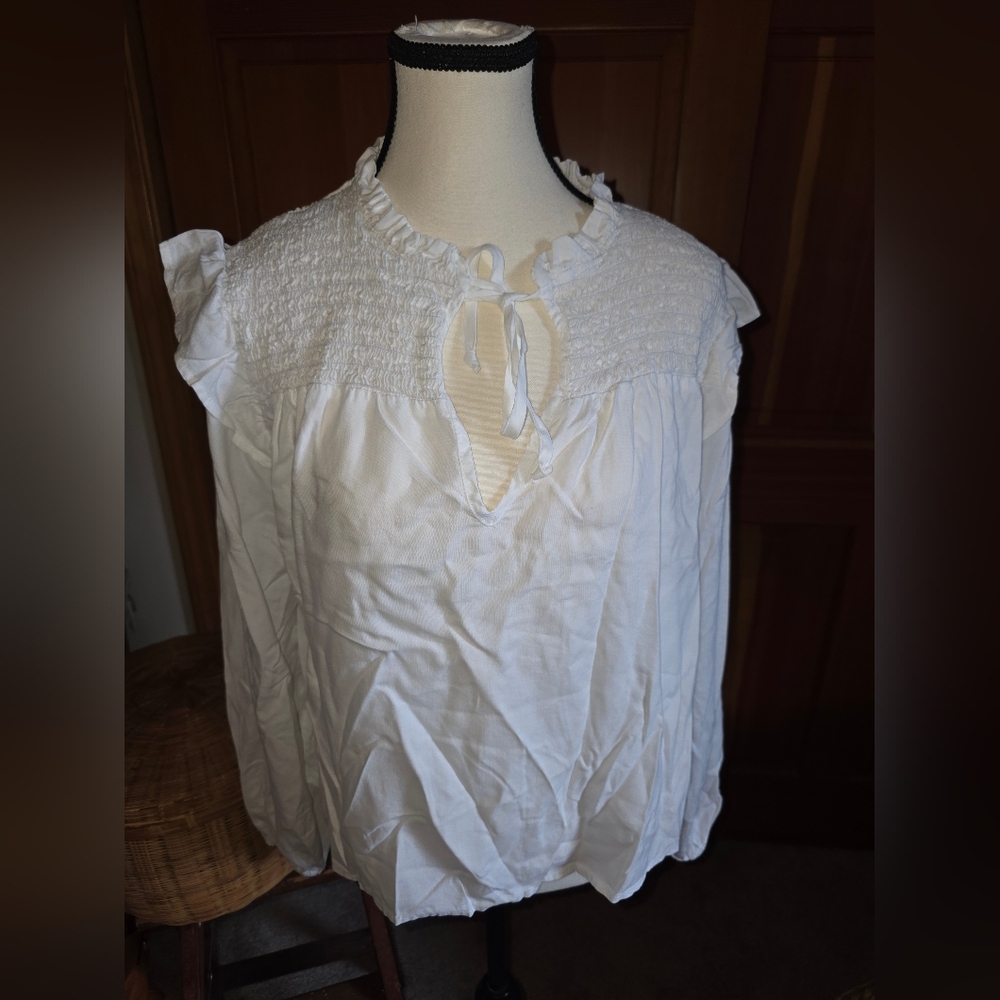 Bella Dahl NWT Smocked Pullover Top. Size Small